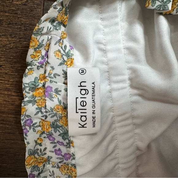 Kaileigh Floral Dress with Puff Sleeves - Picture 6 of 7